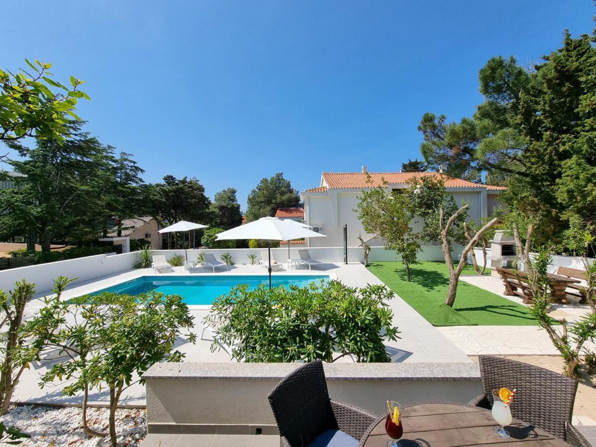 Villa Flamingo Deluxe Novalja Buitenkant foto