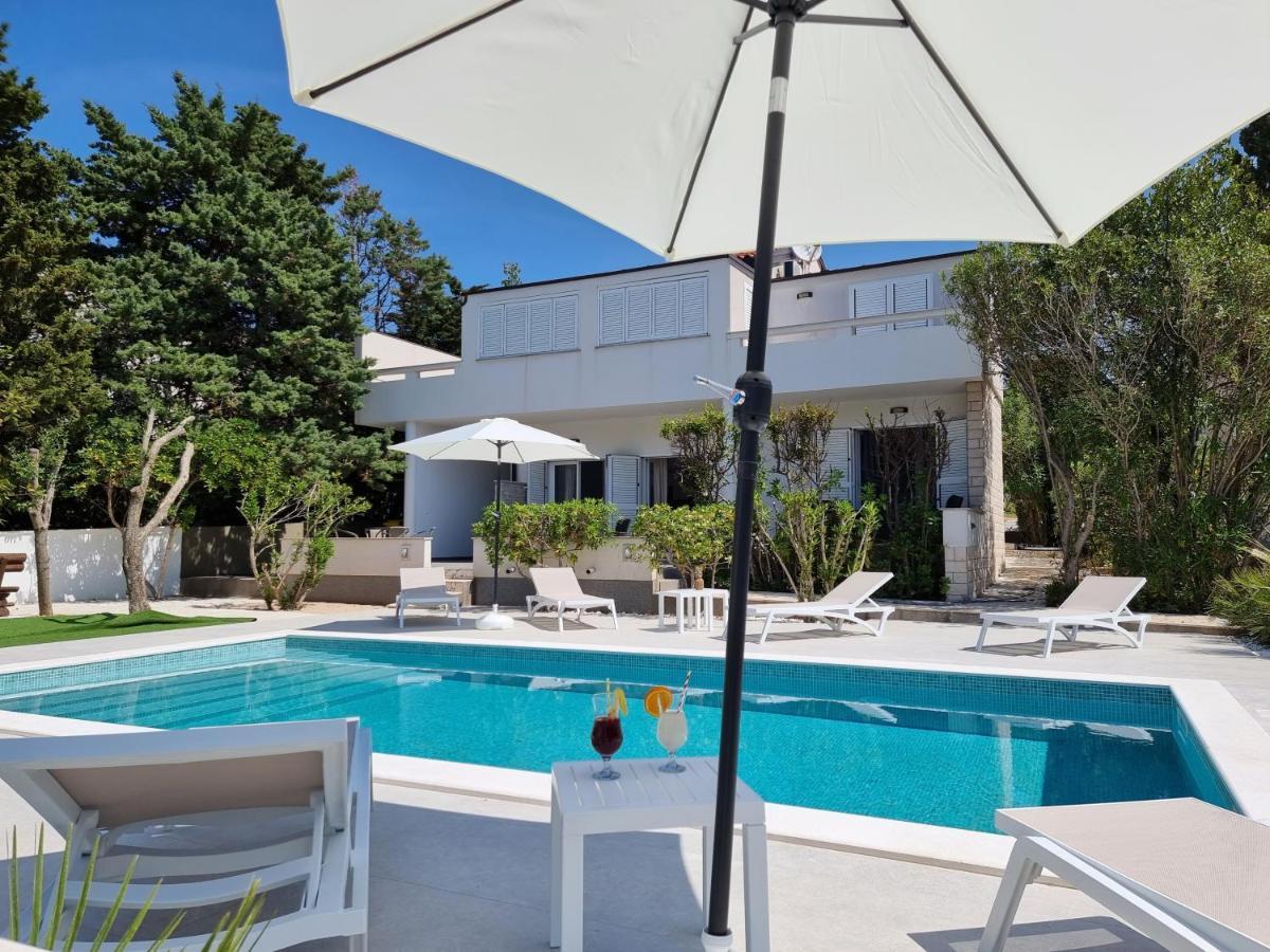 Villa Flamingo Deluxe Novalja Buitenkant foto
