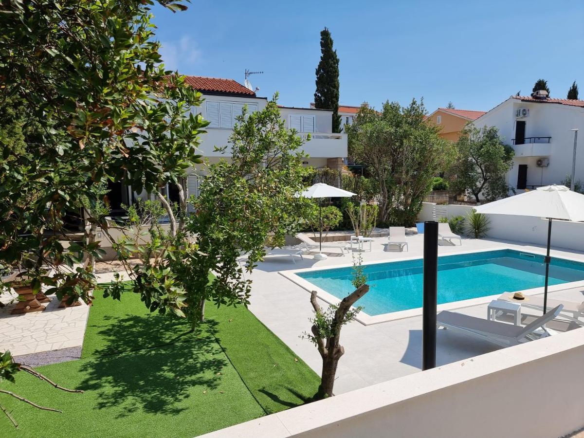 Villa Flamingo Deluxe Novalja Buitenkant foto