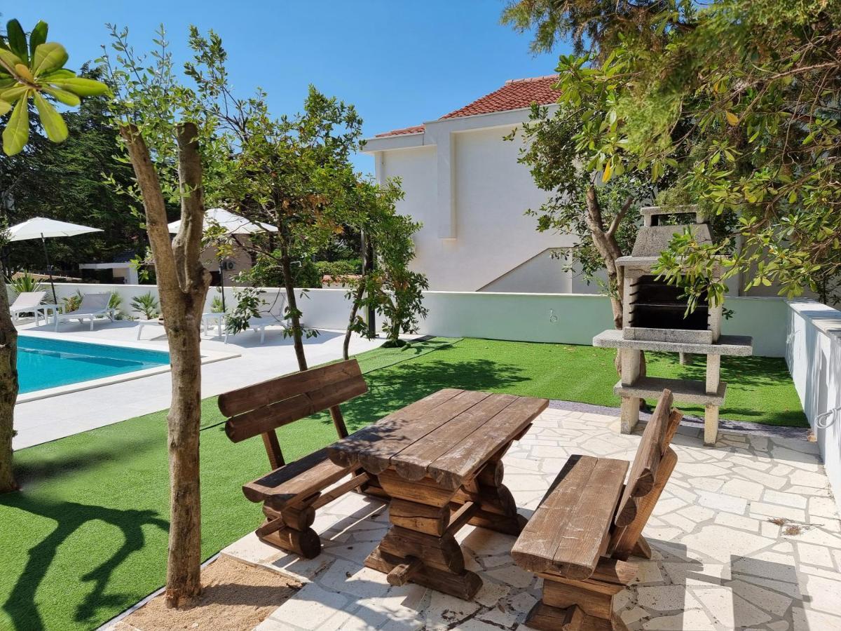Villa Flamingo Deluxe Novalja Buitenkant foto