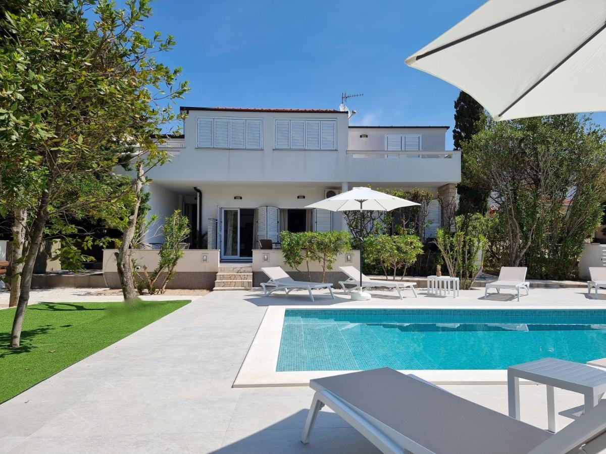 Villa Flamingo Deluxe Novalja Buitenkant foto