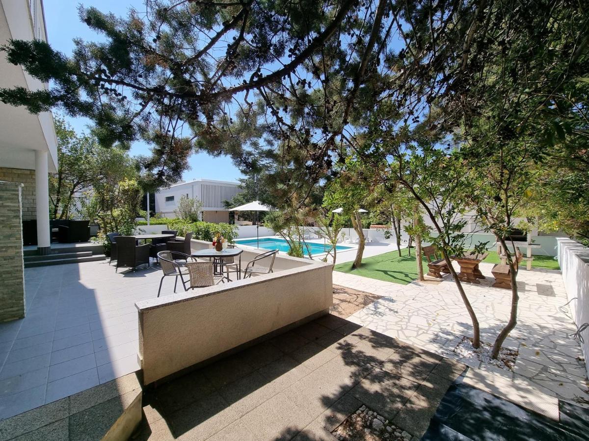Villa Flamingo Deluxe Novalja Buitenkant foto