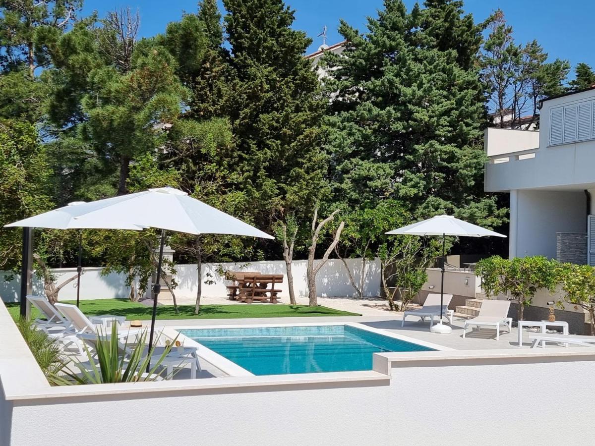 Villa Flamingo Deluxe Novalja Buitenkant foto